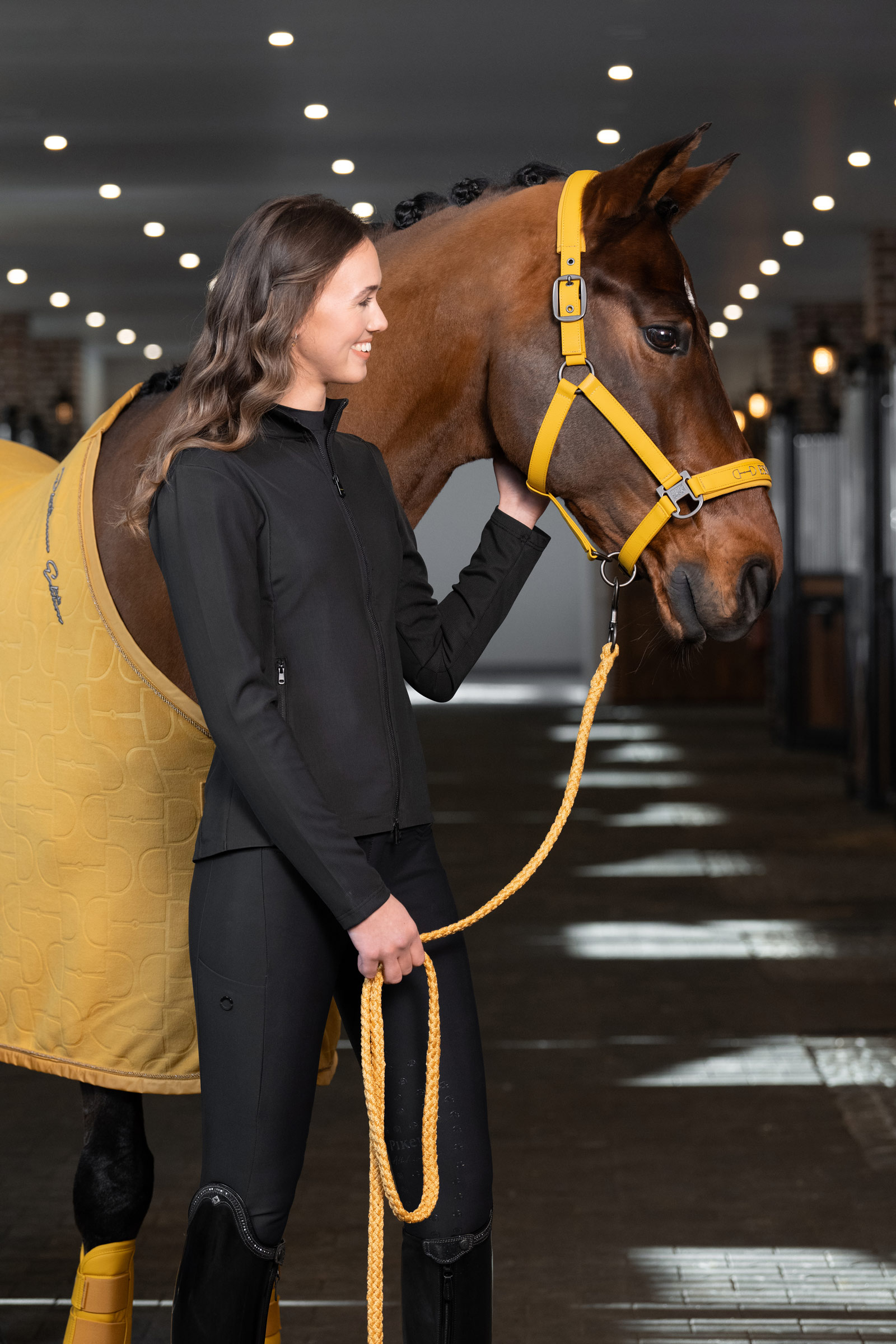 Eskadron Platinum 25 Dobbelt pin grime i kunstskinn