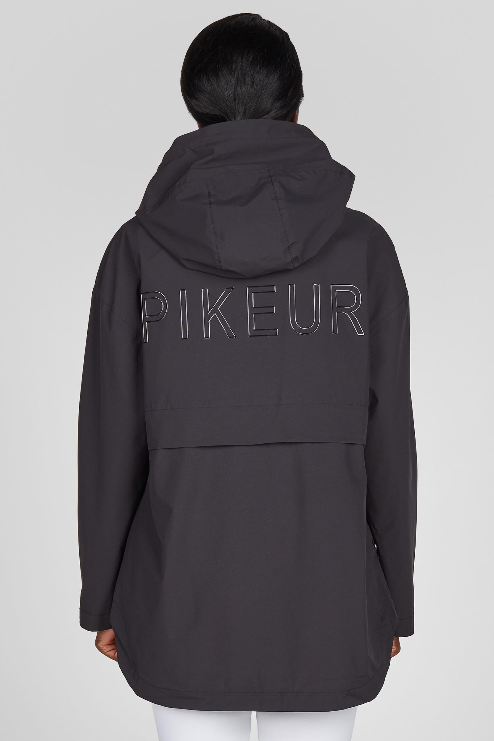 Pikeur dame regnponcho med glidel&aring;s