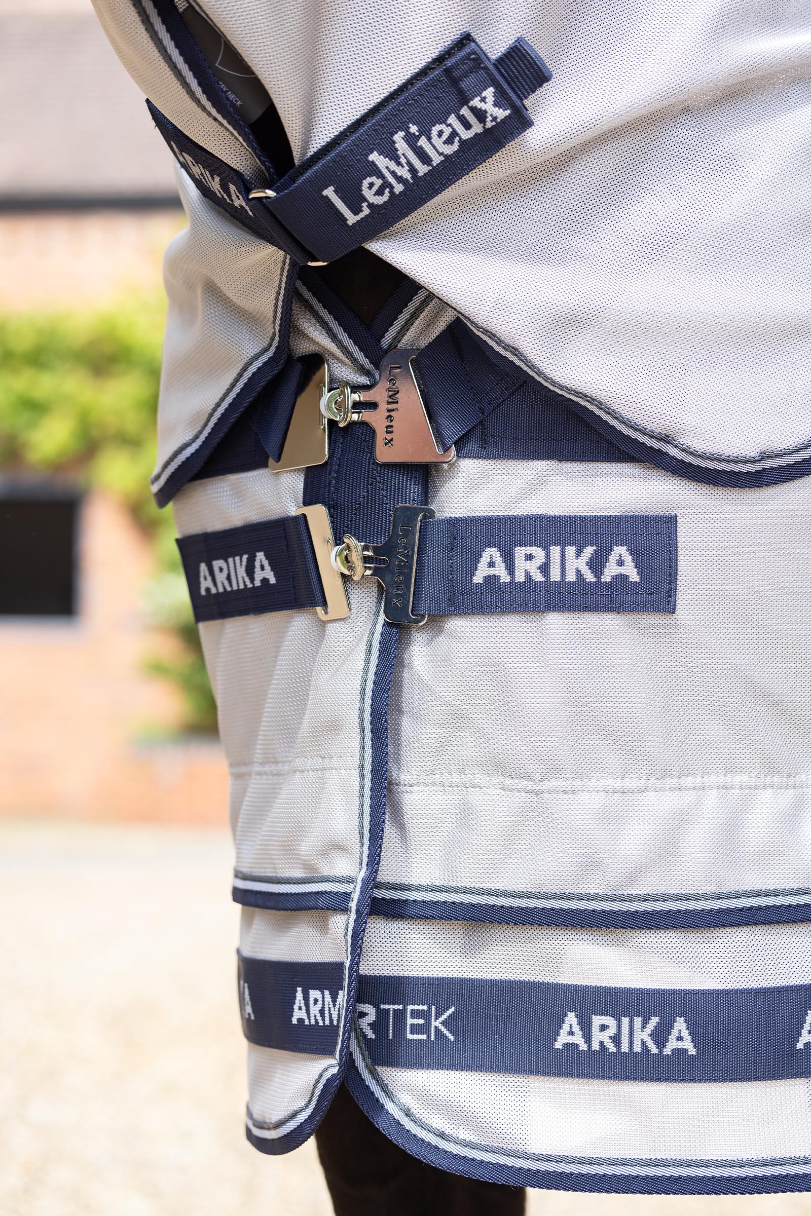 LeMieux Arika Armour-Tek fluedekken med avtakbar hals