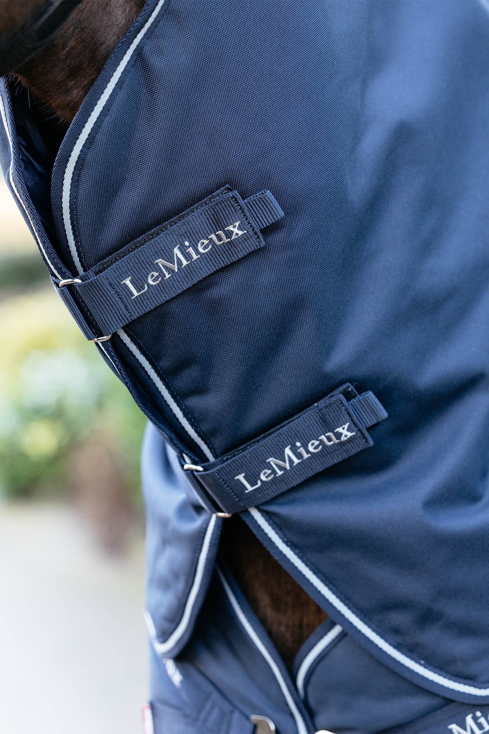 LeMieux Arika Storm-Tek utedekken med avtakbar hals, 200 g