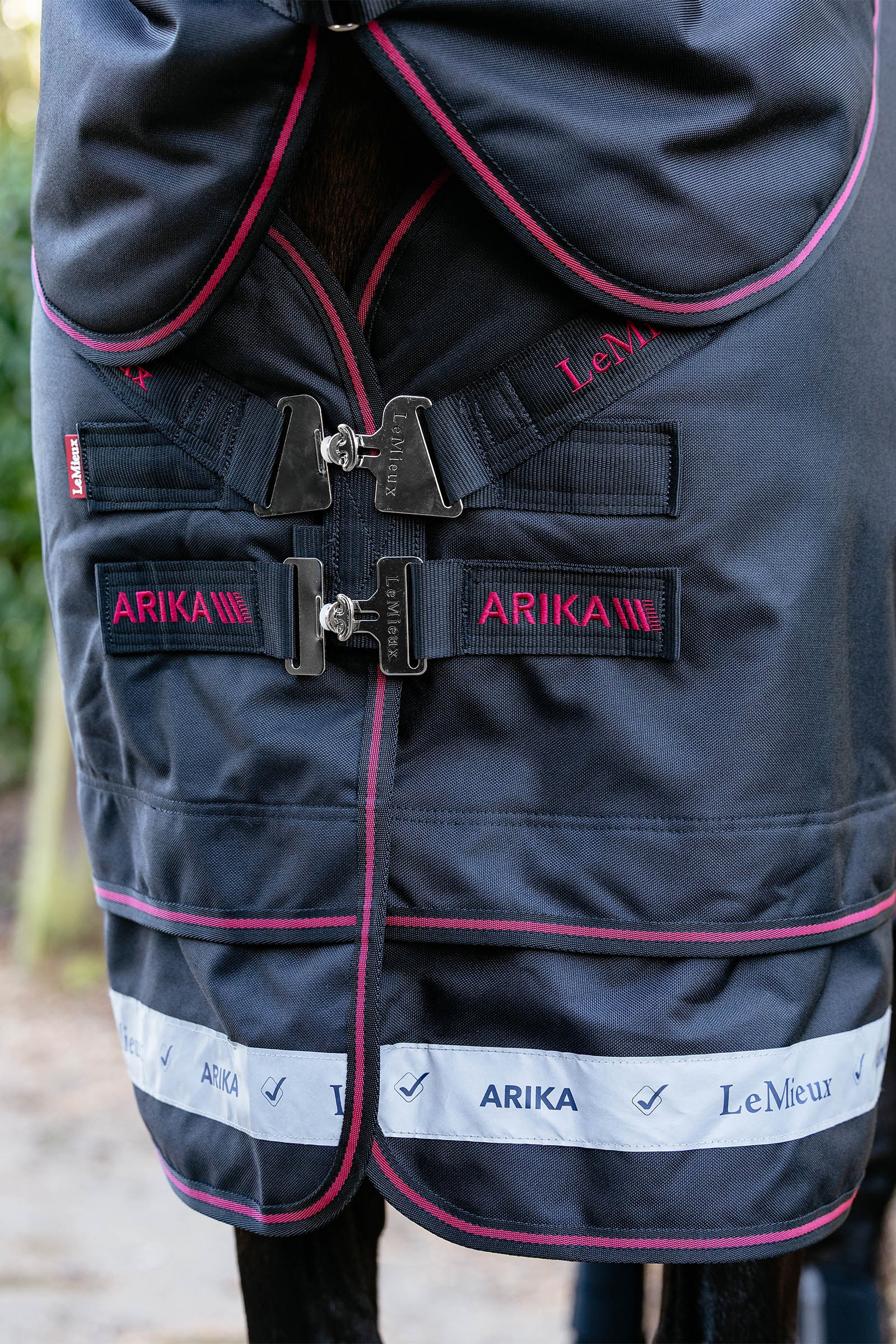 LeMieux Arika Storm-Tek utedekken med avtakbar hals, 100 g