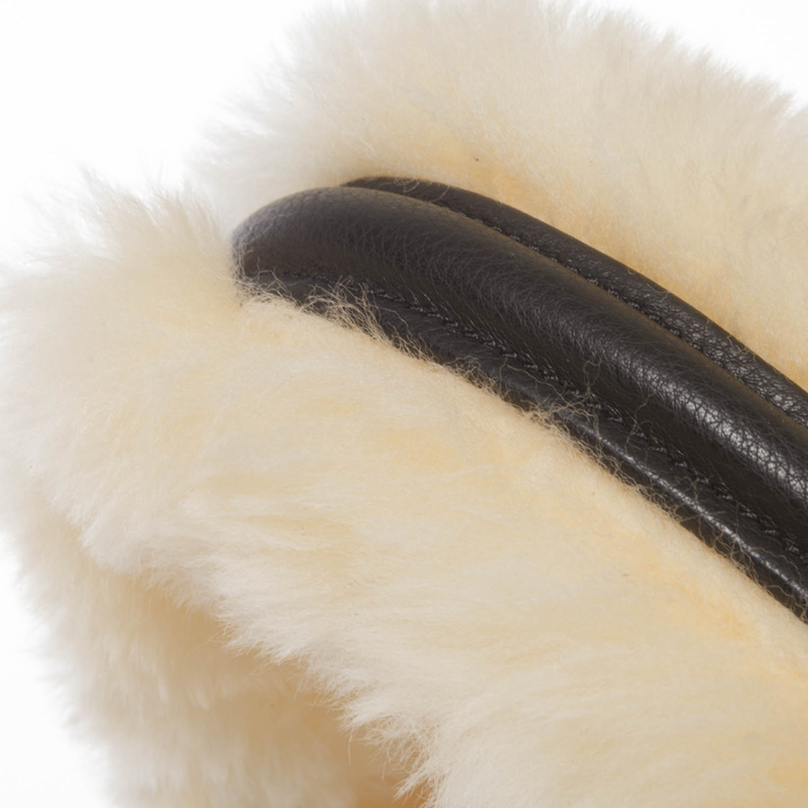 Kavalkade Marvellous lærgrime med saueskinn