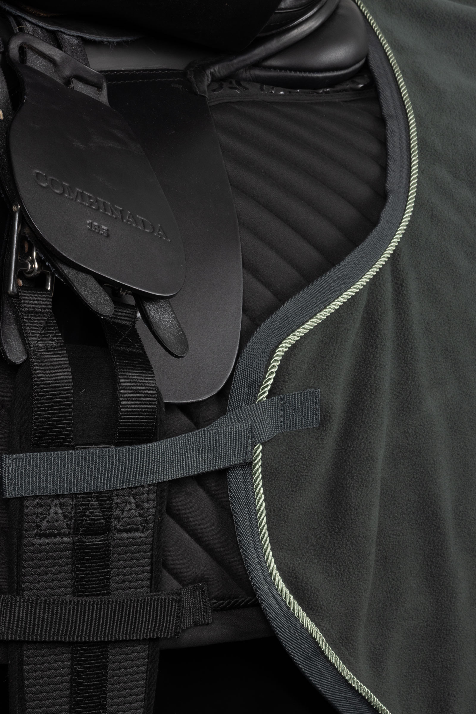 B Vertigo Koselig Ridetepp til hest og rytter