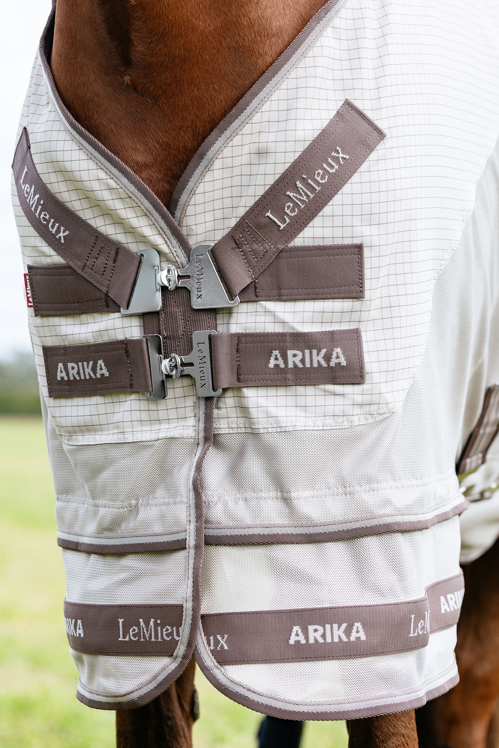 LeMieux Arika 450D Sunstopper utedekken med avtakbar halsdel, 0 g