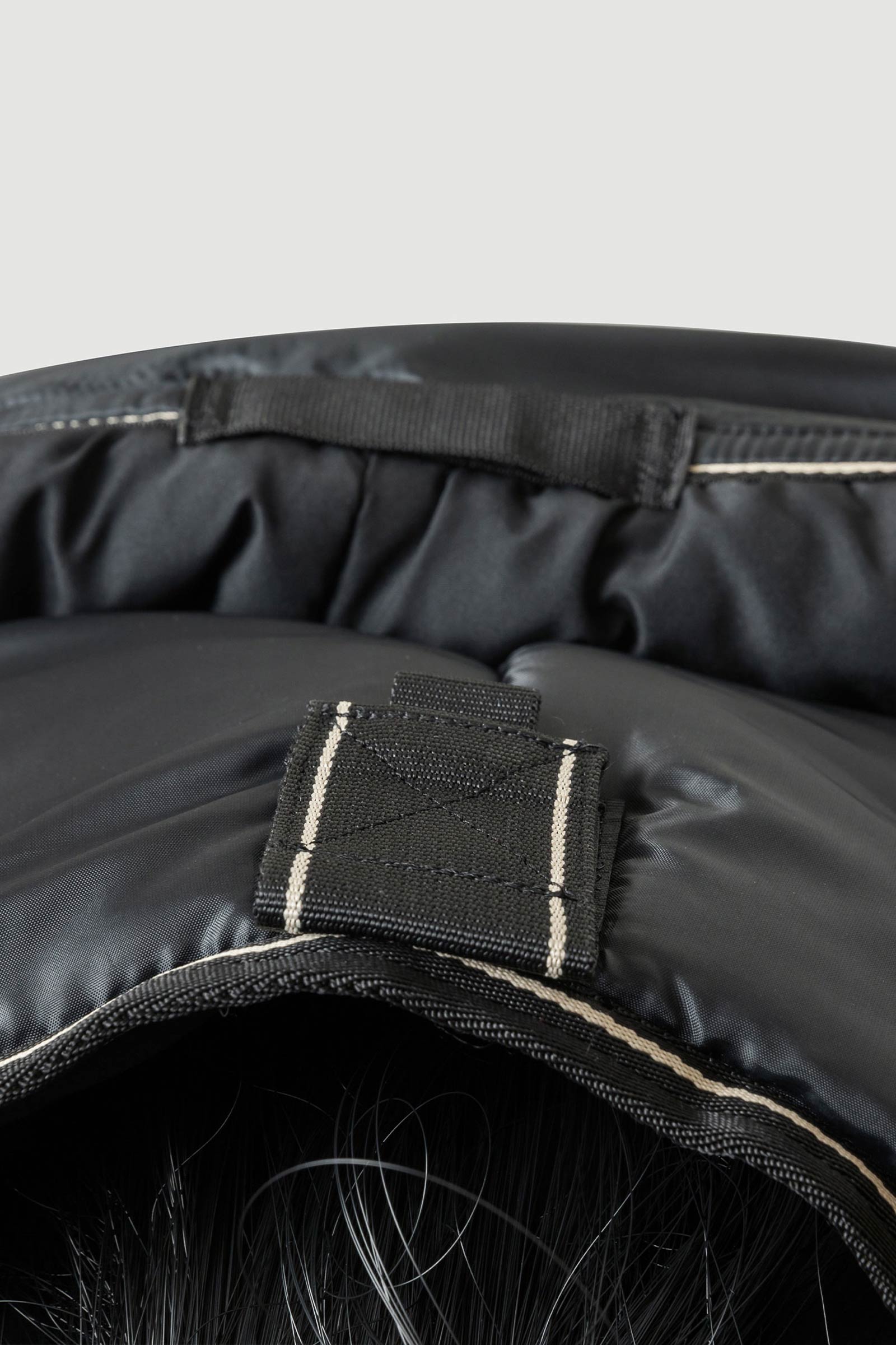 Back on Track Obsidian Utedekken med avtakbart halsstykke, 150g  