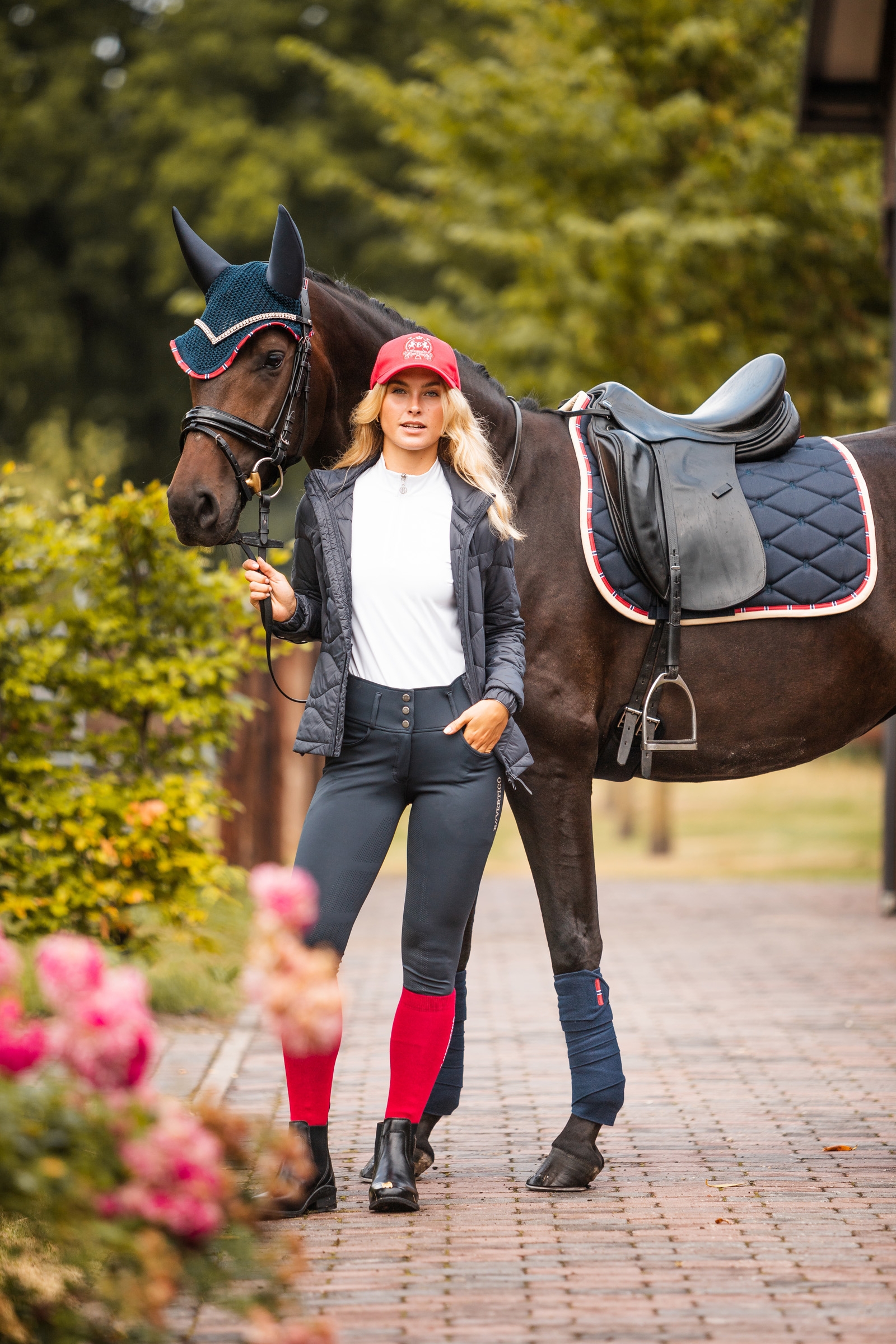 B Vertigo Amory dressursjabrak med brodert monogram