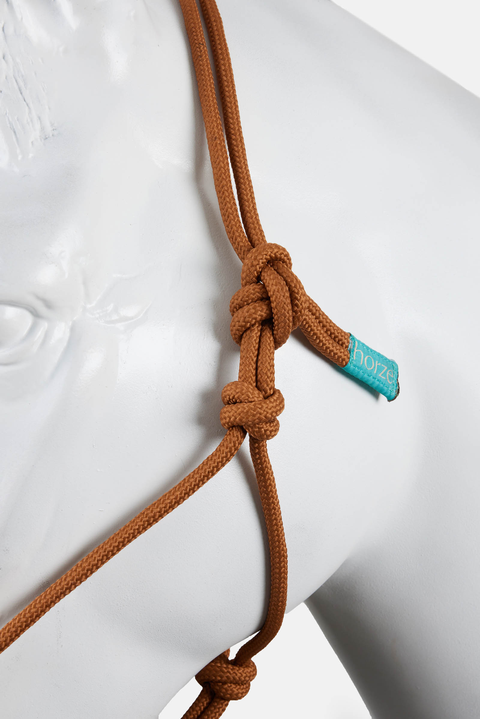 Horze knutegrime med perledekor