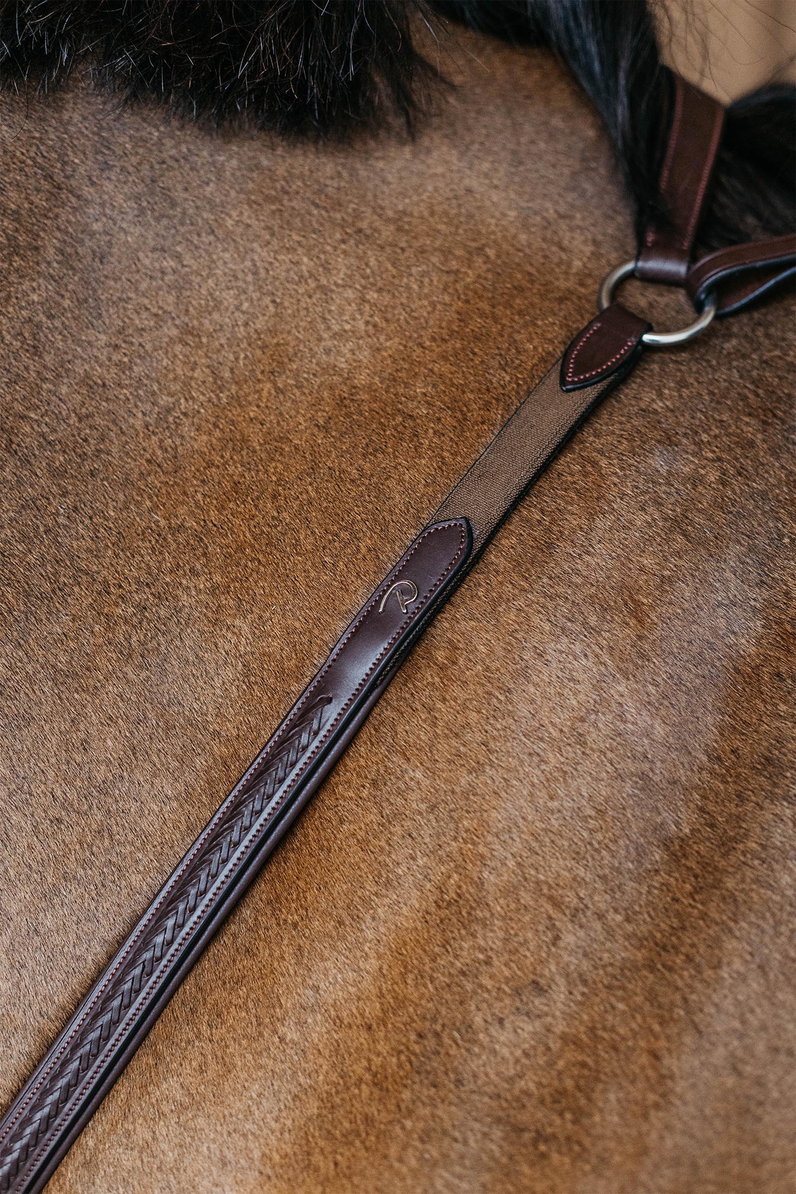 Dy'on New English flettet brystplate med bro