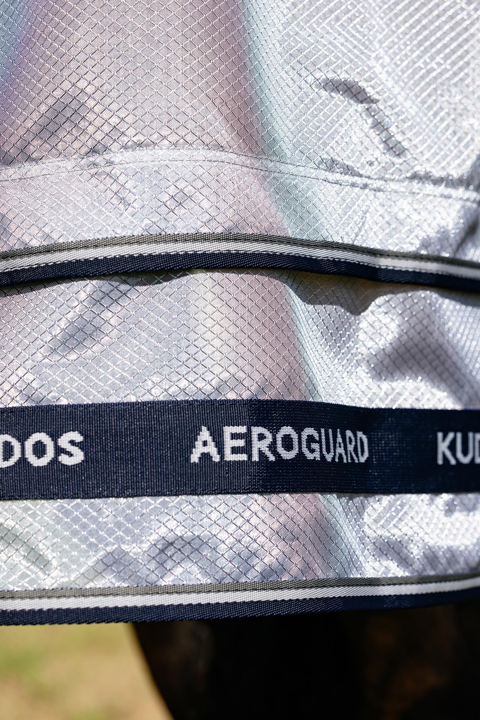 LeMieux Kudos AeroGuard fluedekken med avtakbar hals
