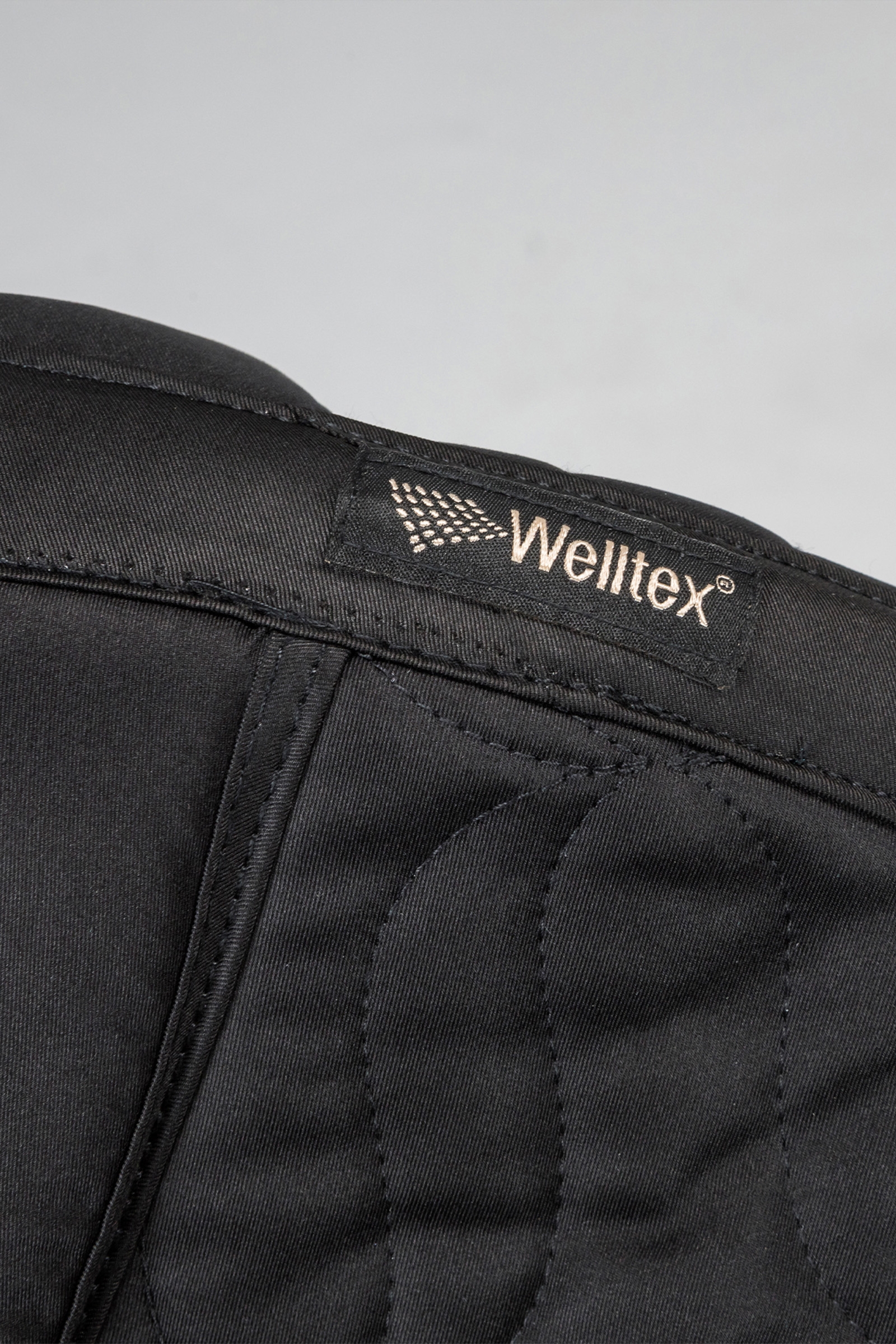 Back on Track Deep Nights Jumping Saddle Pad