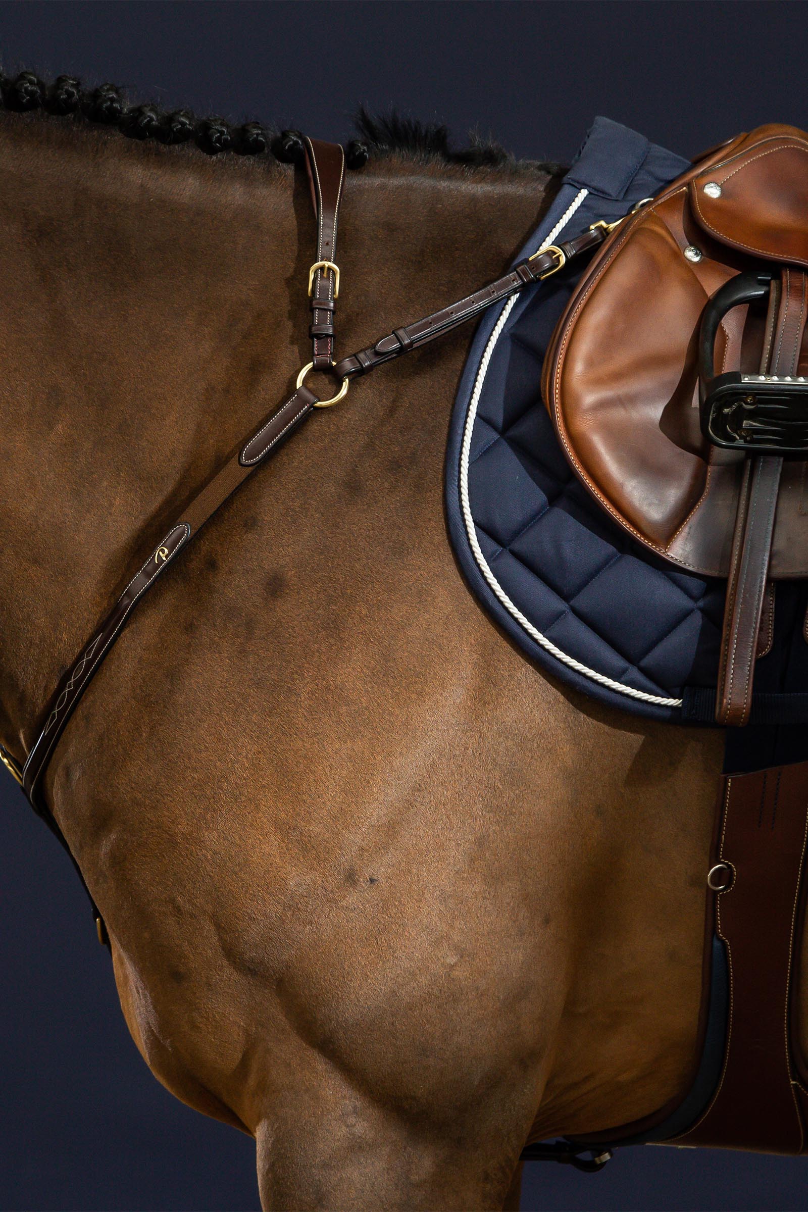 Dy'on D Collection brystplate med bro