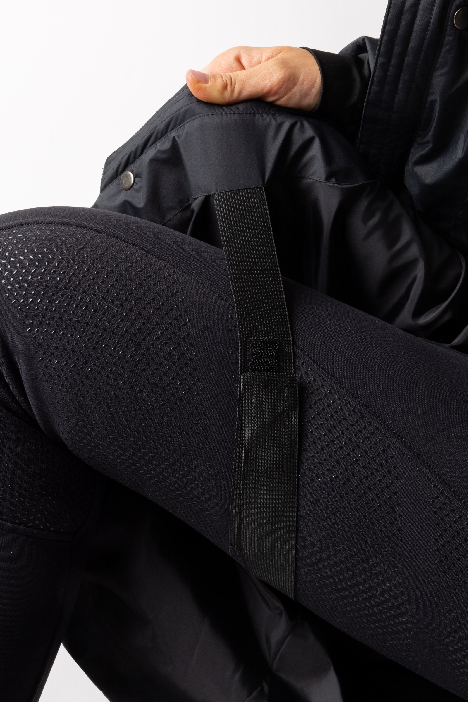 B Vertigo Gem lettfôret frakk til dame