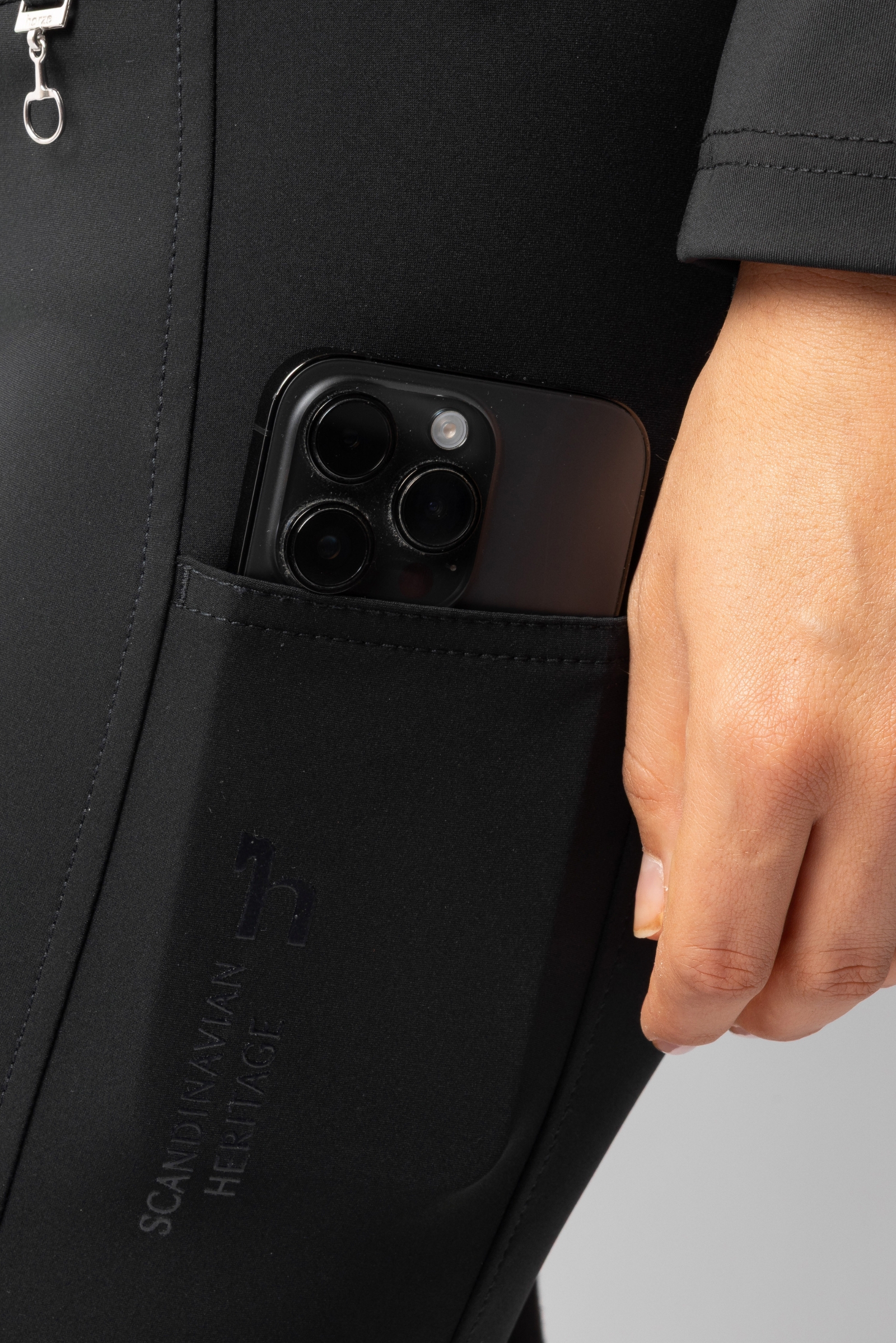 Horze Leonie helforsterkede ridebukser for kvinner i vegansk semsket materiale