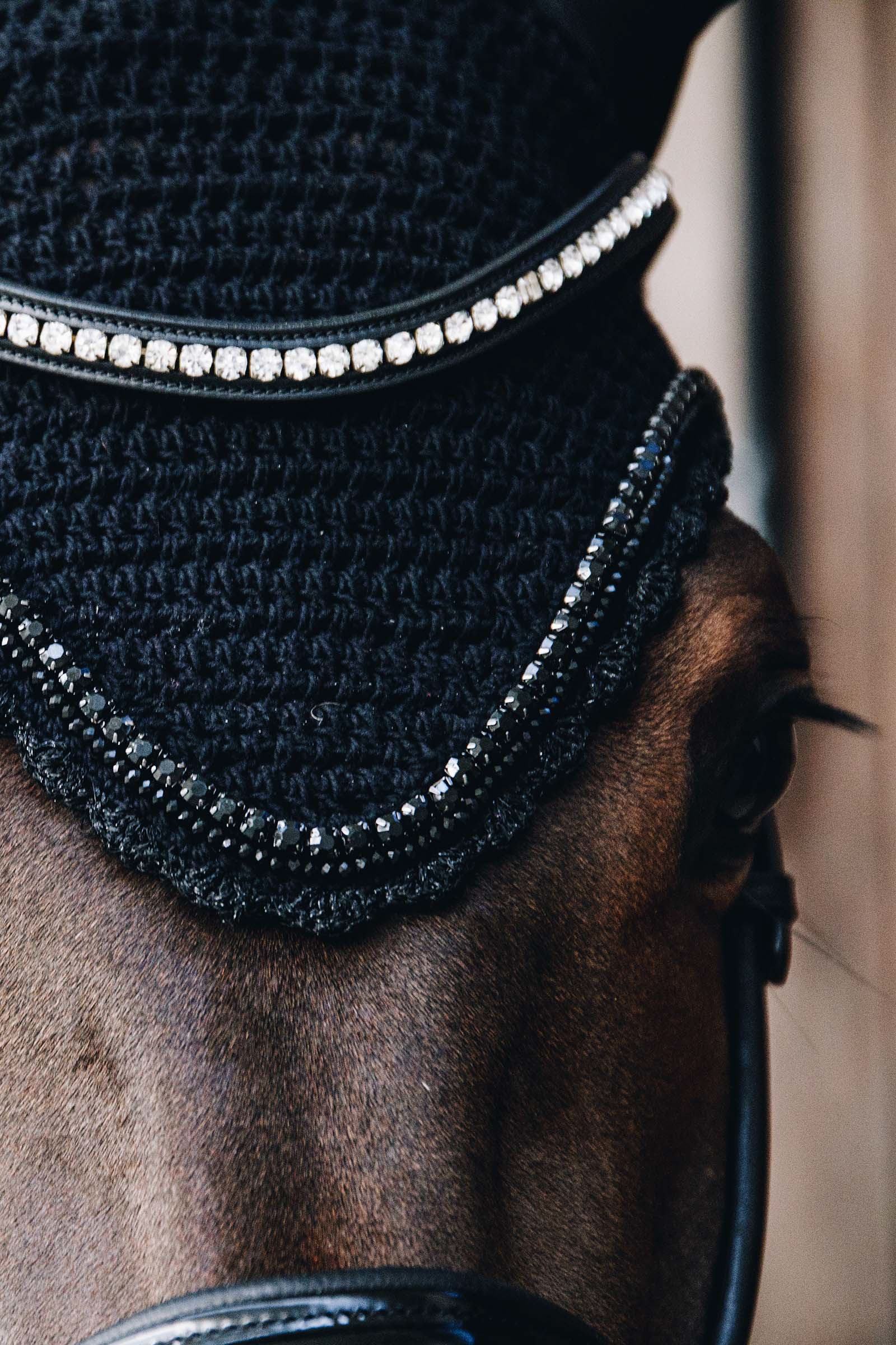 Kentucky Horsewear lang &oslash;rehette med steiner og perler, lydtett