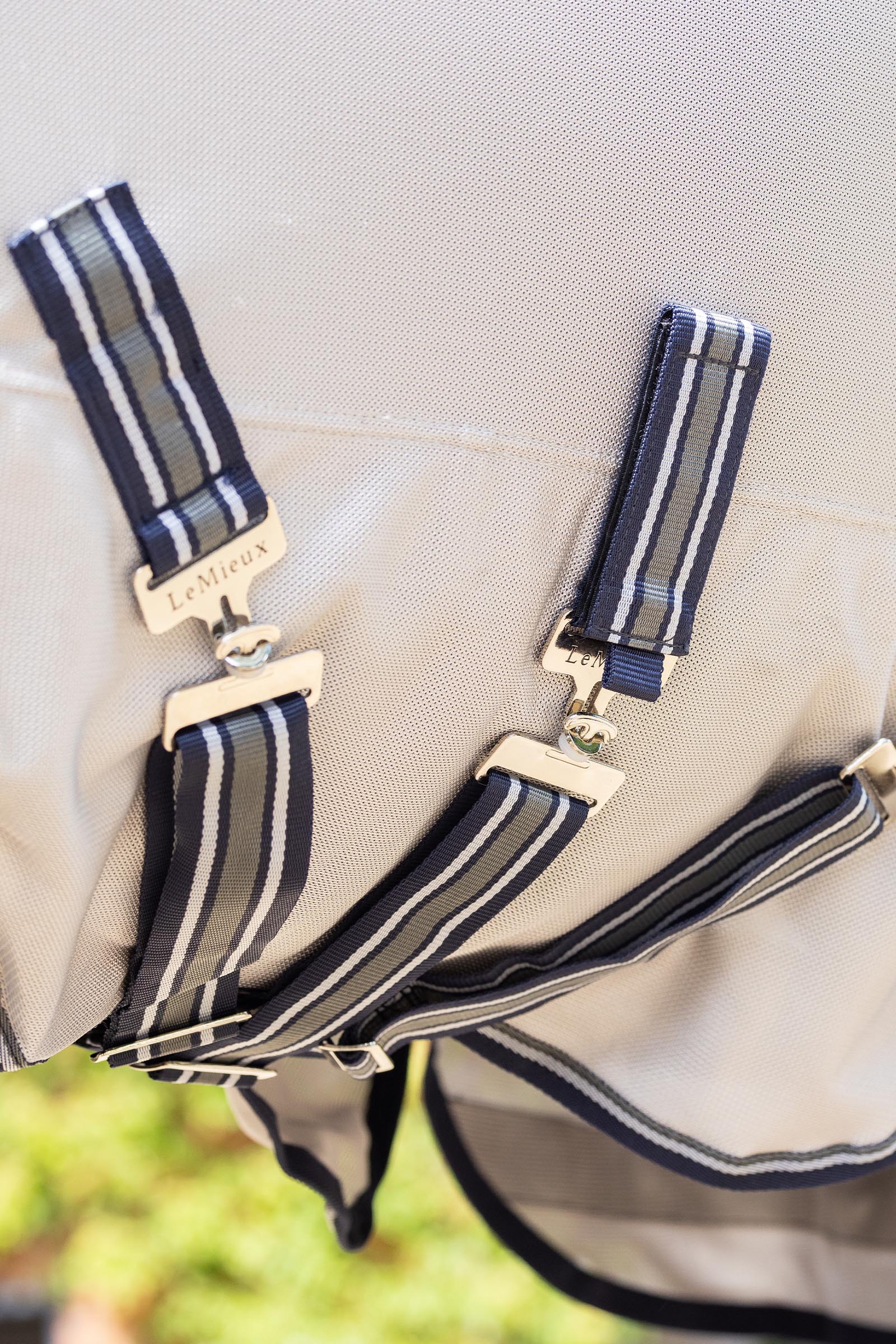 LeMieux Arika Armour-Tek fluedekken med avtakbar hals