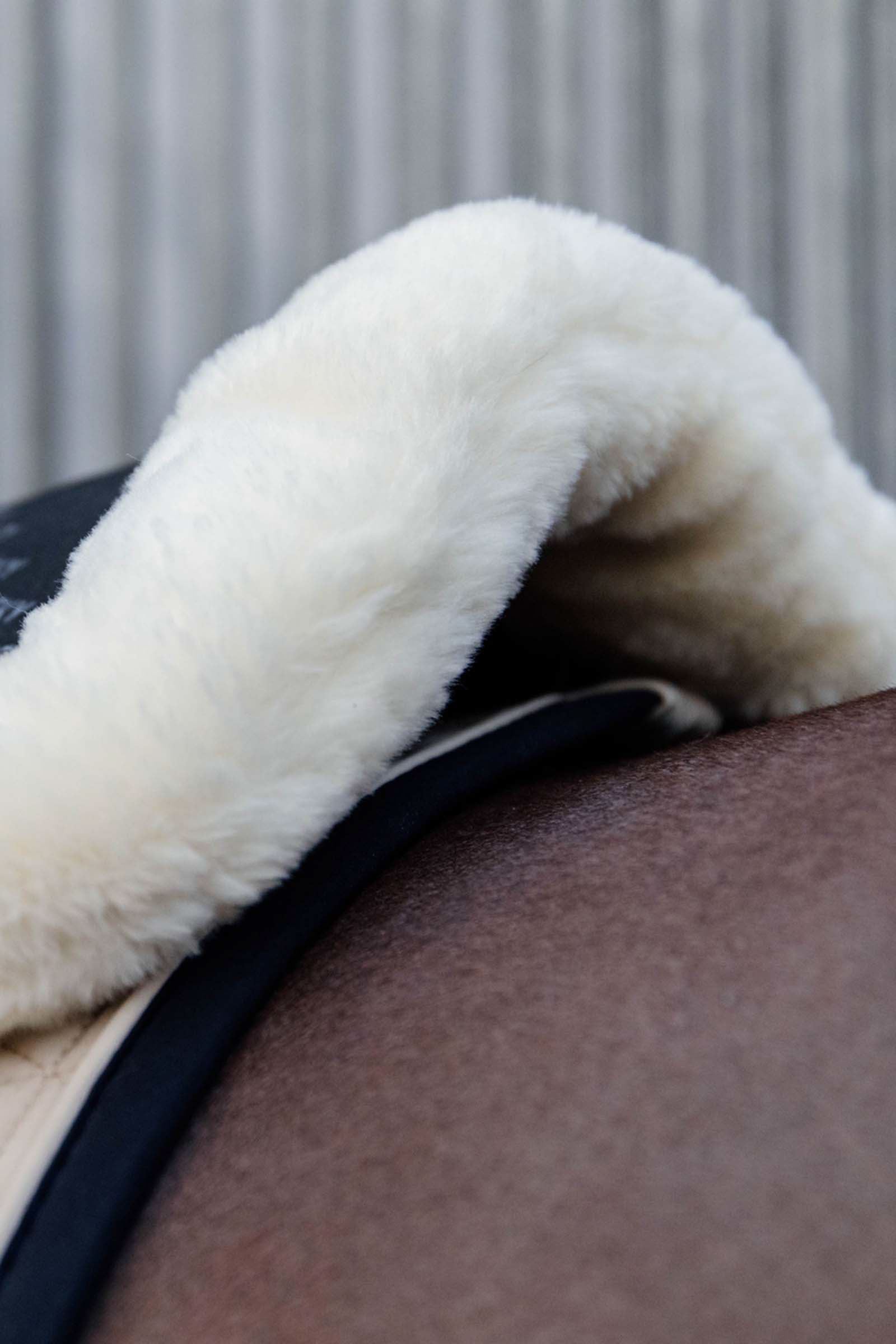 Kentucky Horsewear Impact Equalizer halvpad med saueskinn