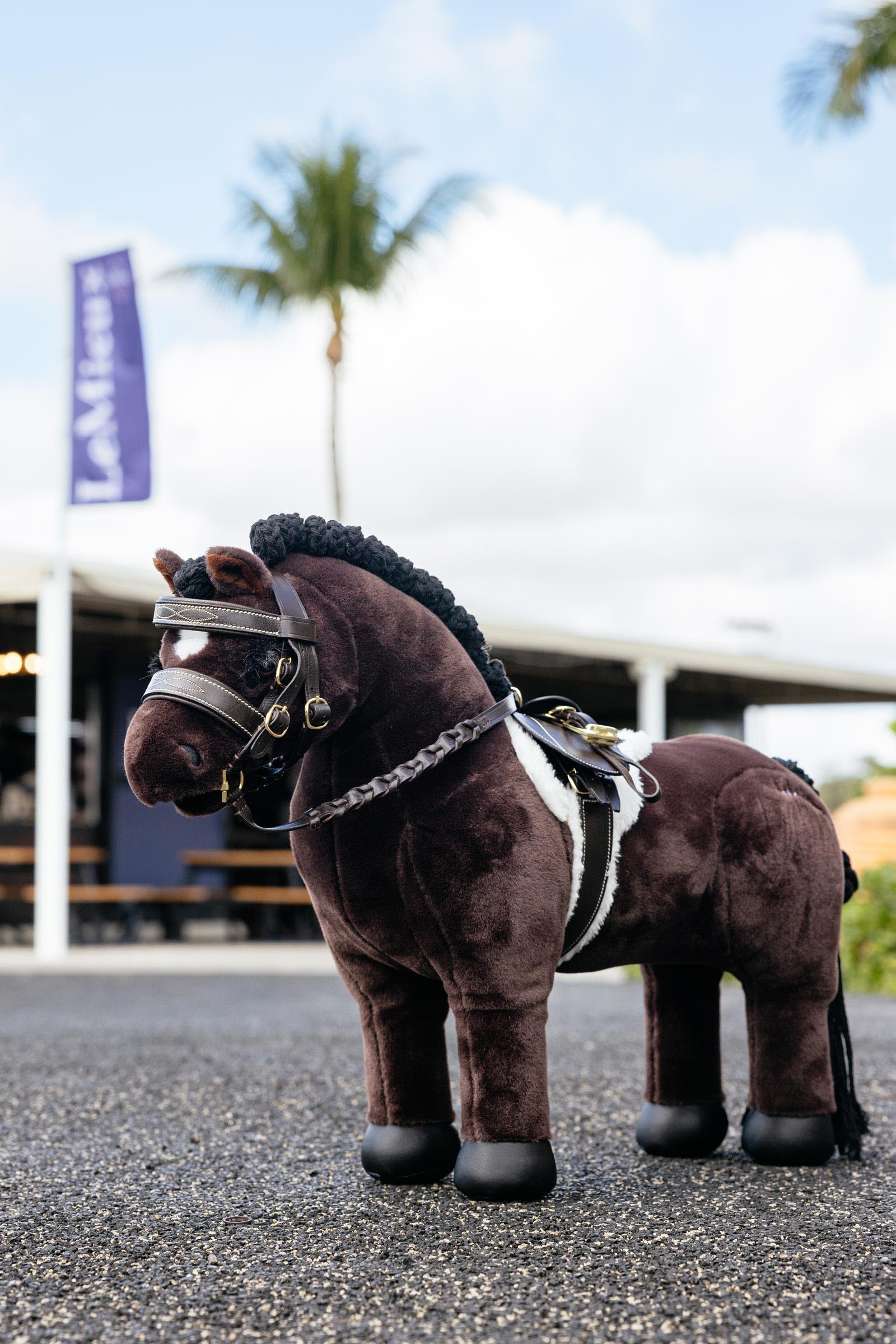 LeMieux Hunter sprangsjabrak og gjord for leke ponni