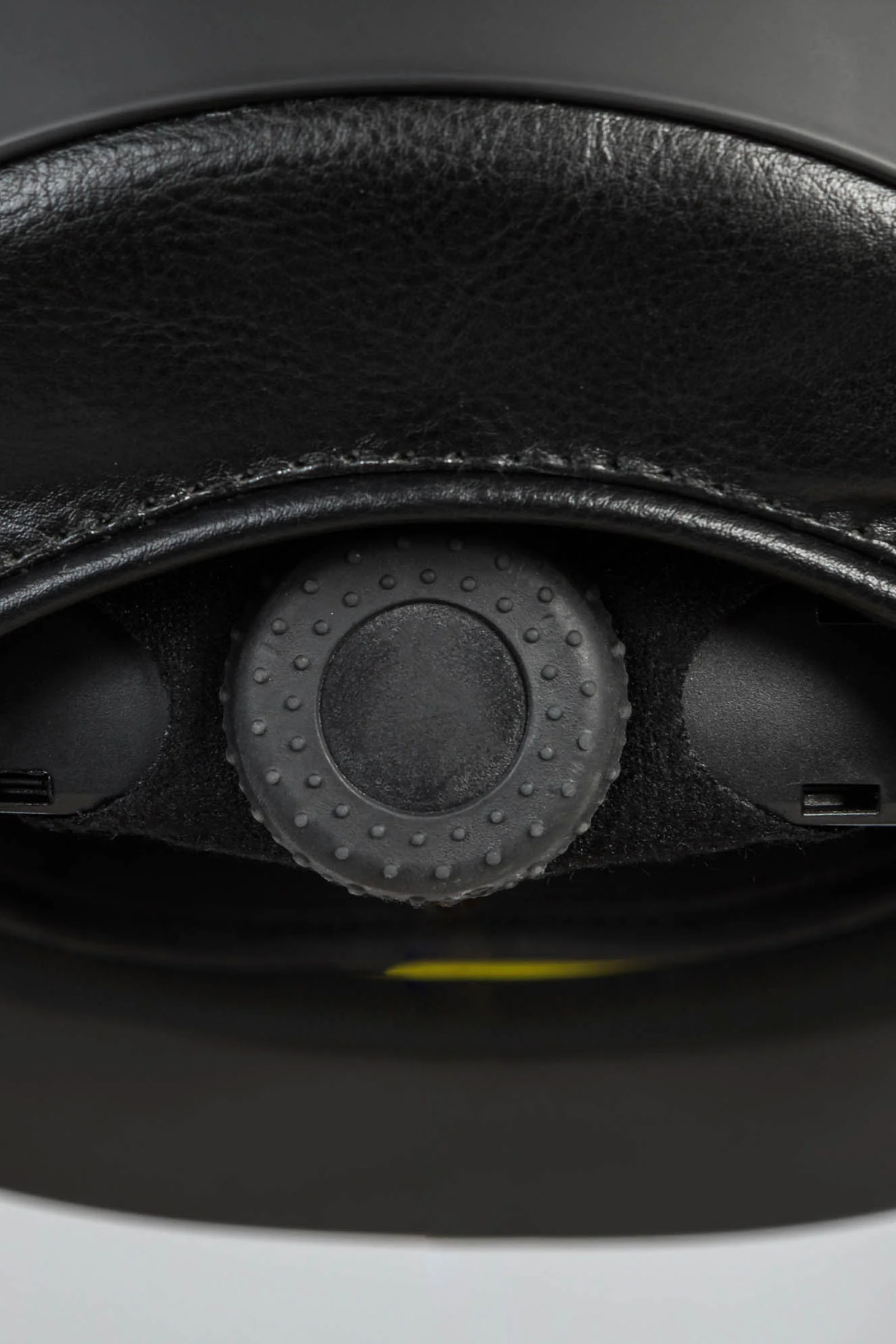 Back on Track Caracas ridehjelm med glatt topp