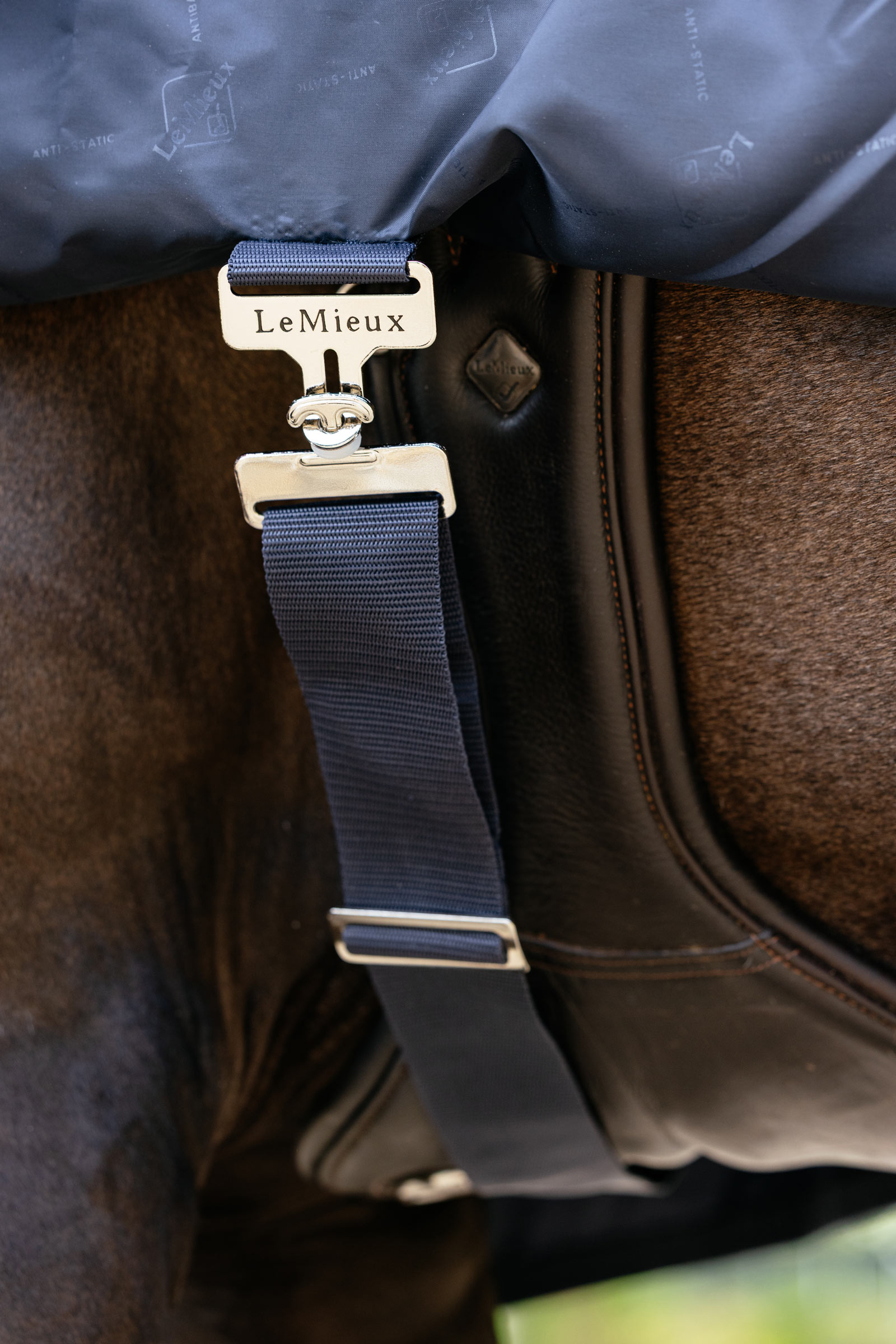 LeMieux regndekken for ridning med fast hals