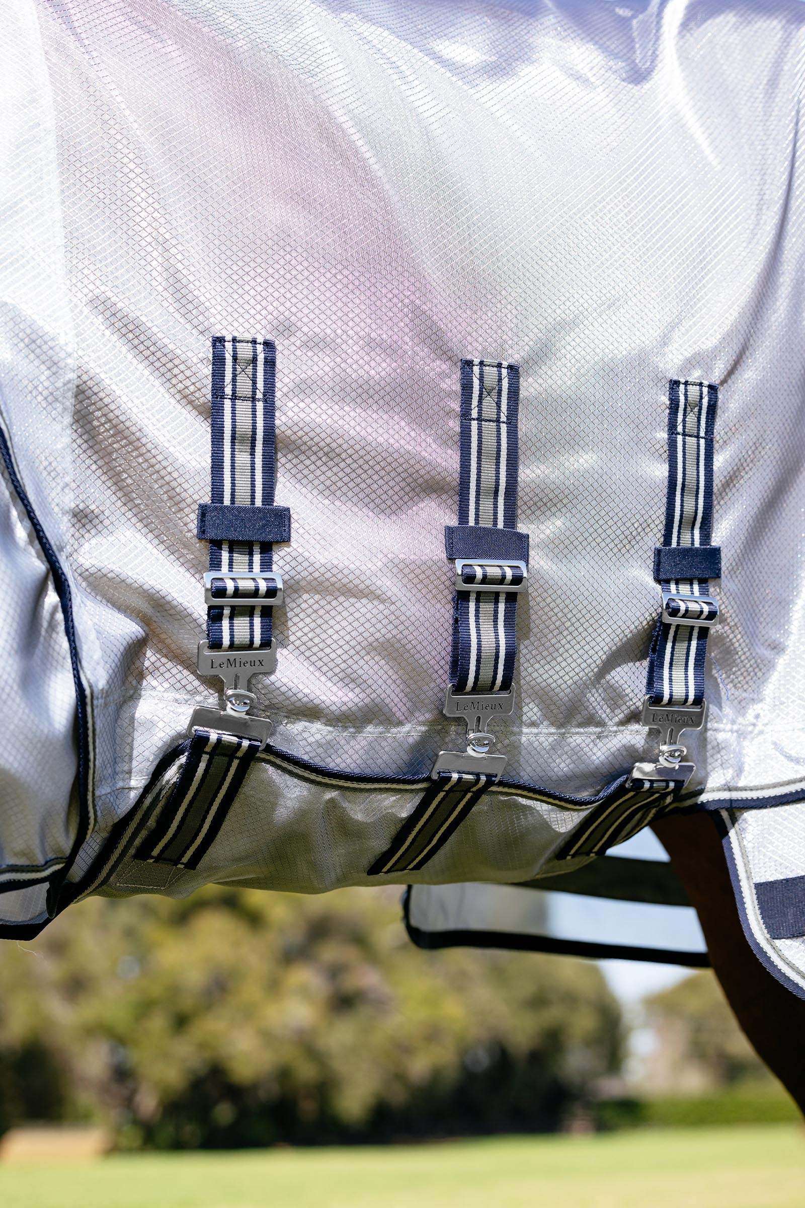 LeMieux Kudos AeroGuard fluedekken med avtakbar hals