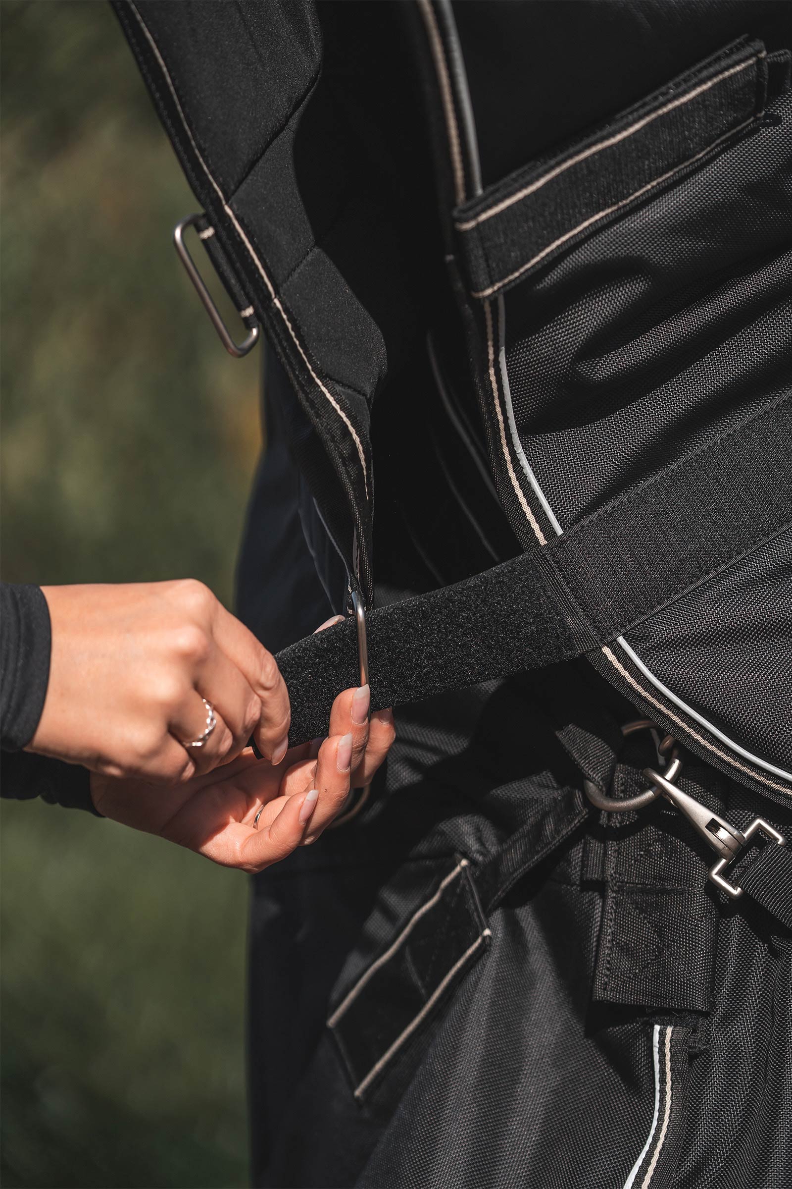 Back on Track Obsidian Utedekken med avtakbart halsstykke, 150g  