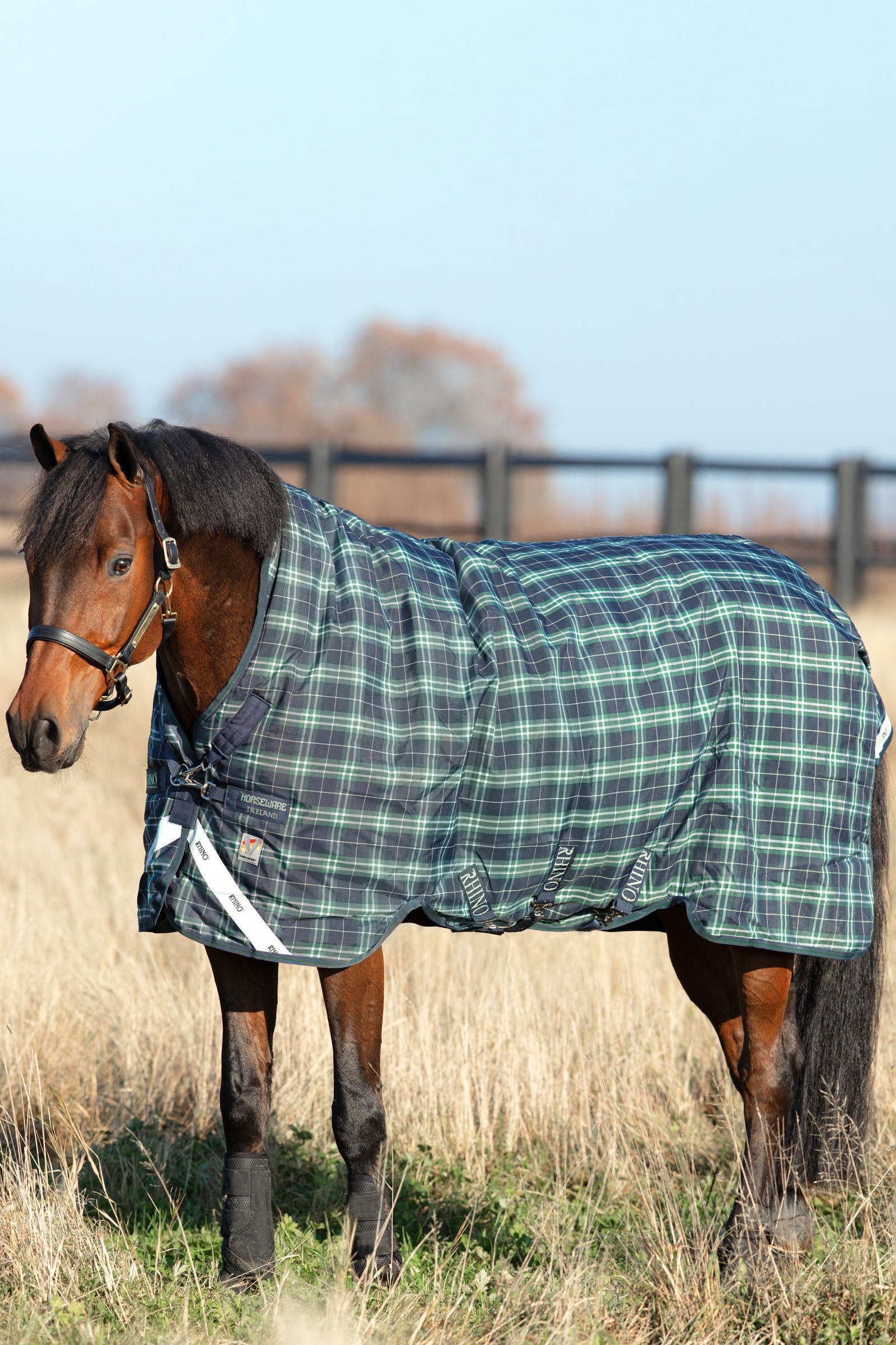 Hunter Green/ Navy Horseware Rhino Wug utedekken, heavy VL, 450g