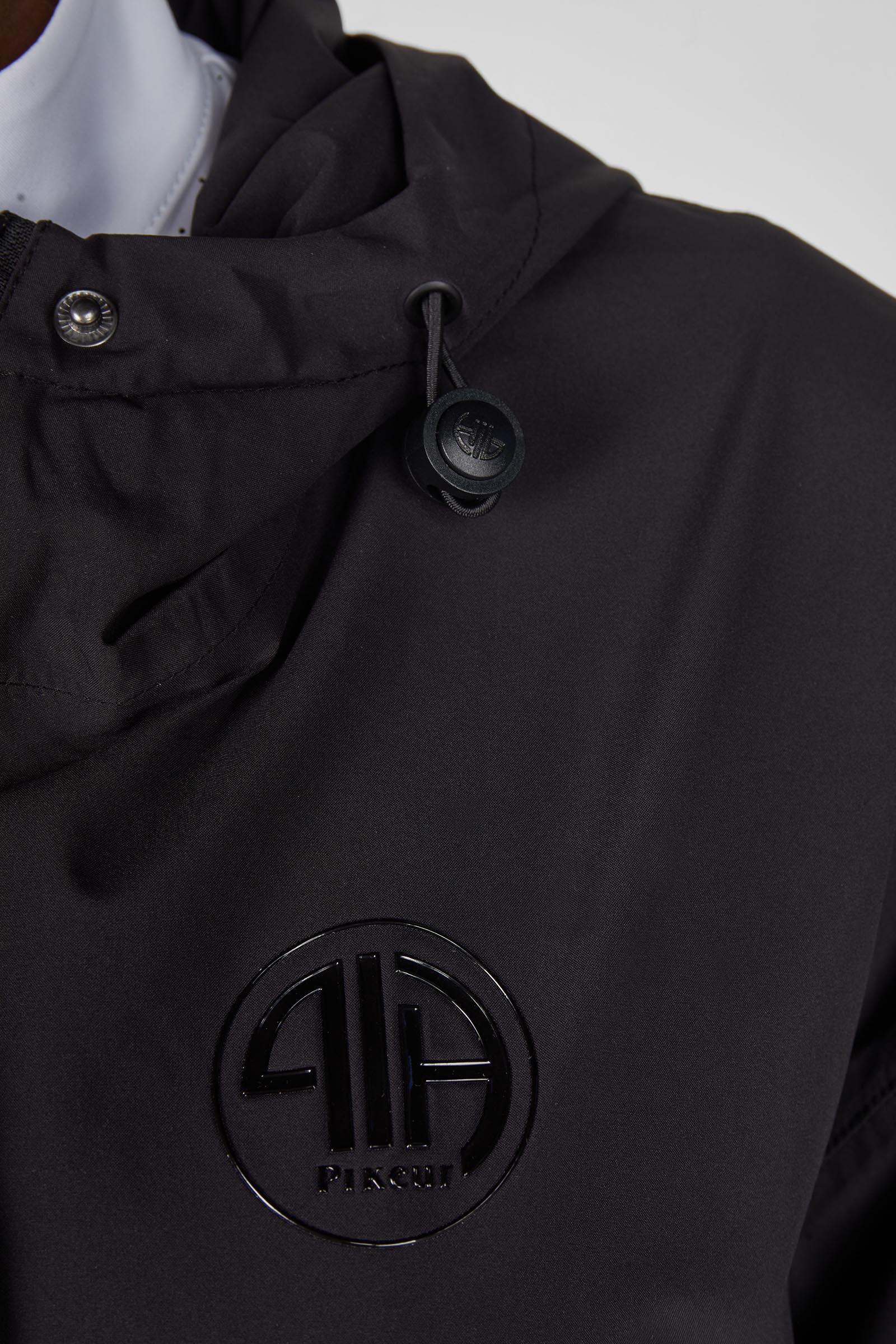 Pikeur dame regnponcho med glidel&aring;s