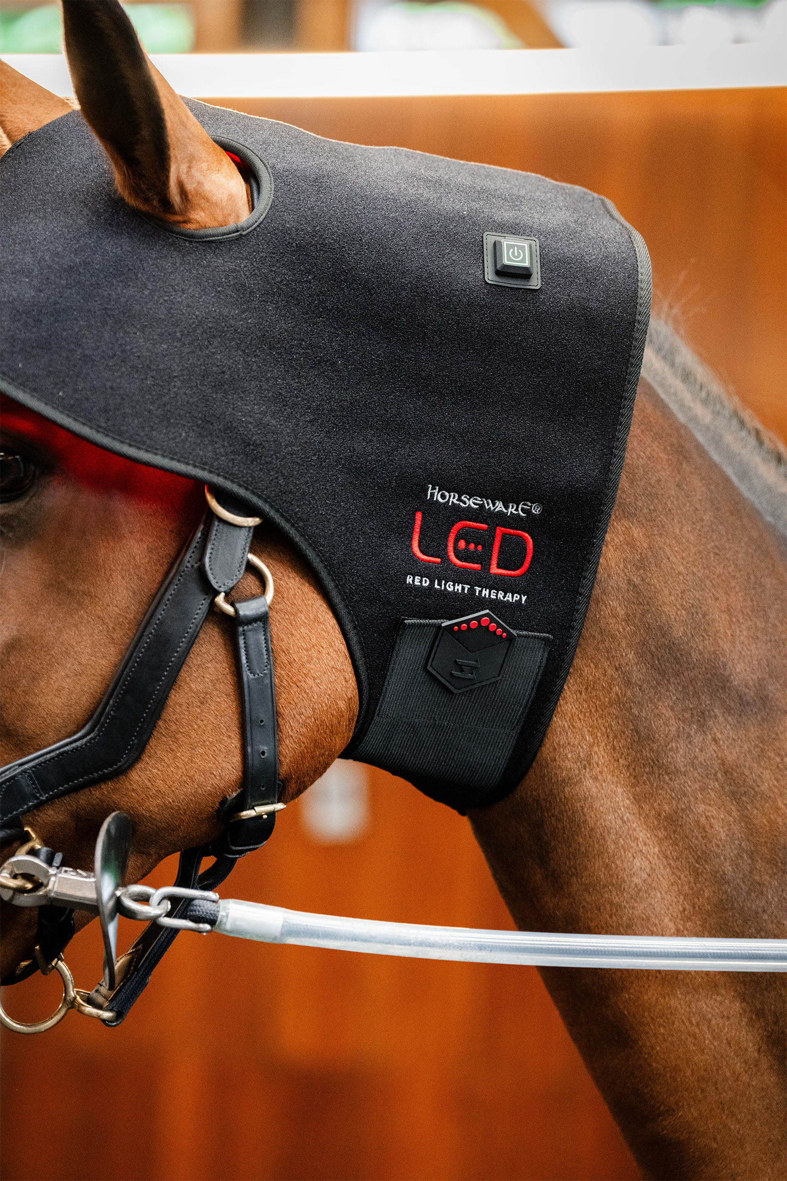 Horseware LED rødt lys terapi nakkelue
